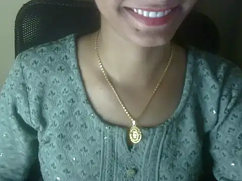 Snapshot of Shezi_N chatting on 05-11-26, 04:04 Shezi N online show from 05-11-26, 04:04