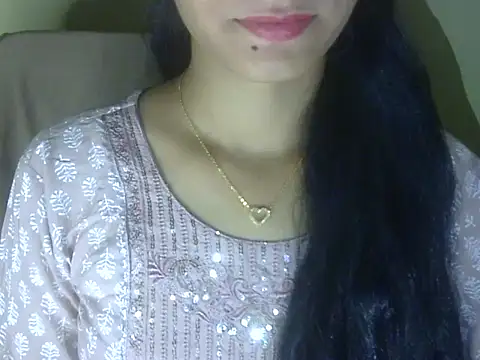 Snapshot of Shezi_N chatting on 06-17-26, 03:11 Shezi N online show from 06-17-26, 03:11