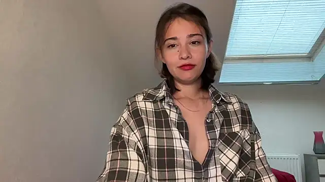 Snapshot of WillHannah chatting on 06-21-26, 02:34 WillHannah online show from 06-21-26, 02:34