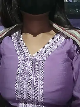 Snapshot of sardarni_001 chatting on 10-19-25, 05:48 sardarni 001 online show from 10-19-25, 05:48