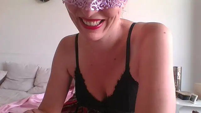 Snapshot of Ava_sexy_bitch chatting on 06-20-26, 07:57 Ava sexy bitch online show from 06-20-26, 07:57