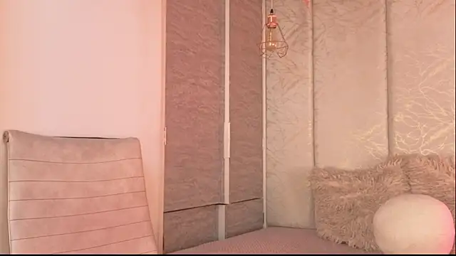 Snapshot of Rynka_ chatting on 07-04-26, 03:57 Rynka online show from 07-04-26, 03:57
