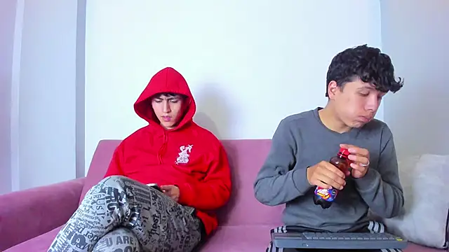 hoot booys  online show from 04-08-26, 09:16