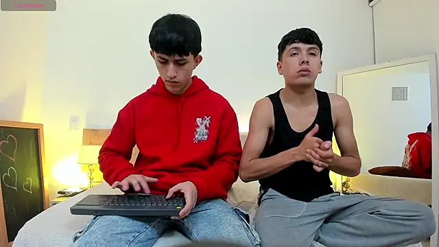 hoot booys  online show from 12-20-25, 04:04