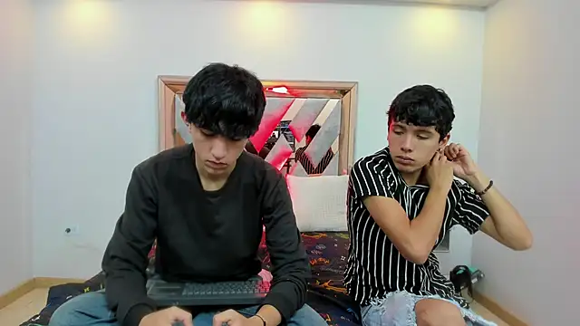 hoot booys  online show from 11-24-25, 07:58