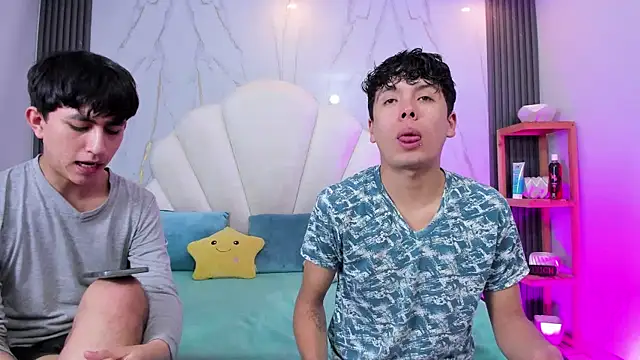 hoot booys  online show from 04-07-26, 08:32