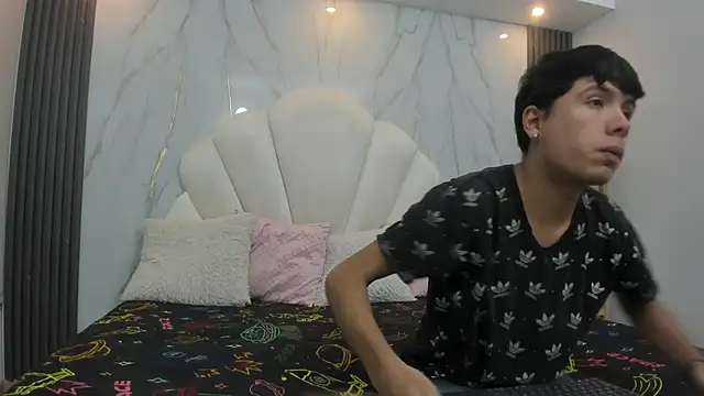 hoot booys  online show from 11-28-25, 07:47