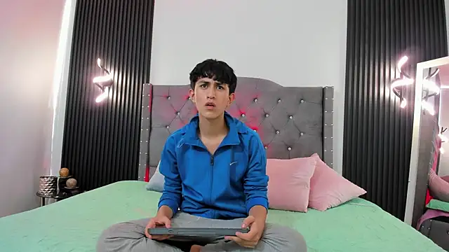 hoot booys  online show from 10-27-25, 03:35