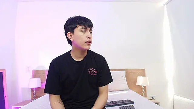 hoot booys  online show from 03-23-26, 08:41