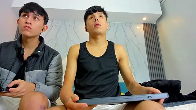 hoot booys  online show from 03-11-26, 04:06