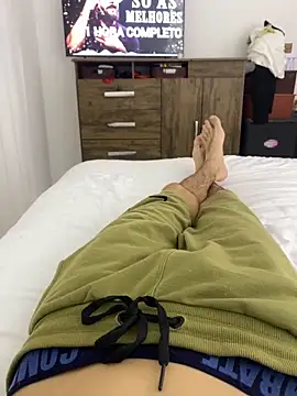 leozin01 online show from 11-02-25, 09:53