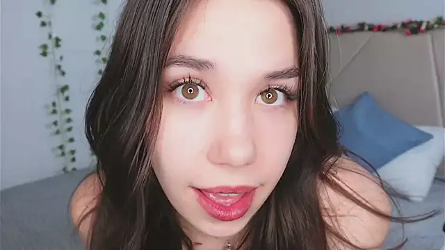 carolineliora online show from 11-12-25, 05:55