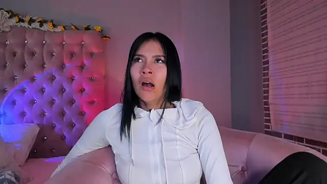 Snapshot of TanyaBello chatting on 05-08-26, 04:27 TanyaBello online show from 05-08-26, 04:27