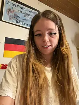 Snapshot of Rhyumii chatting on 06-29-26, 10:11 Rhyumii online show from 06-29-26, 10:11