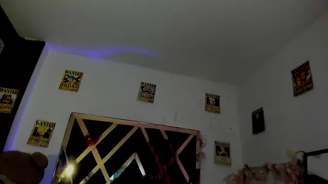 petite coral online show from 04-15-26, 08:20