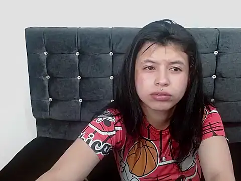 Snapshot of petite_coral chatting on 10-23-25, 11:31 petite coral online show from 10-23-25, 11:31