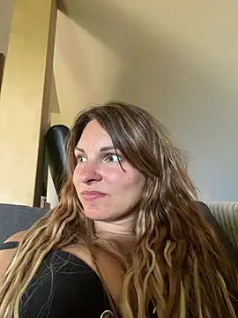 Snapshot of kinkysarahx chatting on 05-30-26, 12:22 kinkysarahx online show from 05-30-26, 12:22