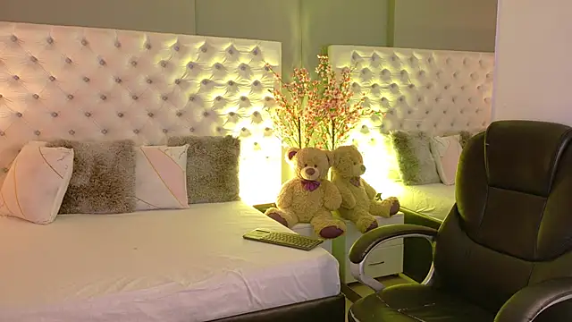 KathiaLuxe online show from 11-14-25, 02:10