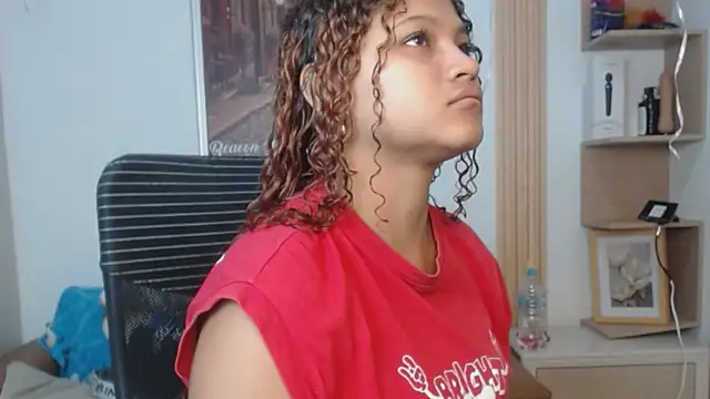 Snapshot of miel_alisha chatting on 06-07-26, 12:54 miel alisha online show from 06-07-26, 12:54