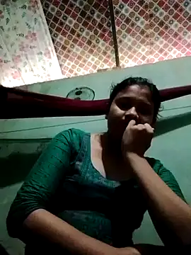 Snapshot of sexylive1100 chatting on 10-18-25, 04:36 sexylive1100 online show from 10-18-25, 04:36