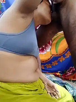 Snapshot of sexylive1100 chatting on 12-22-25, 03:39 sexylive1100 online show from 12-22-25, 03:39