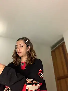 Snapshot of MiaaCute- chatting on 02-25-26, 12:44 MiaaCute- online show from 02-25-26, 12:44