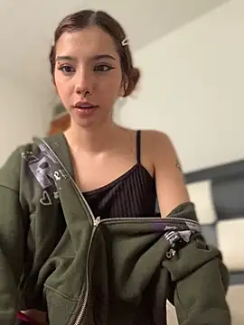 Snapshot of MiaaCute- chatting on 02-26-26, 09:15 MiaaCute- online show from 02-26-26, 09:15