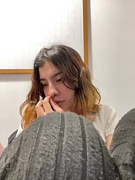 Snapshot of MiaaCute- chatting on 07-28-26, 08:52 MiaaCute- online show from 07-28-26, 08:52