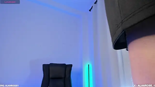 AlanRose01 online show from 11-08-25, 09:51