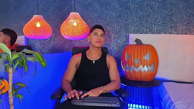 Zayne cross online show from 10-20-25, 05:09