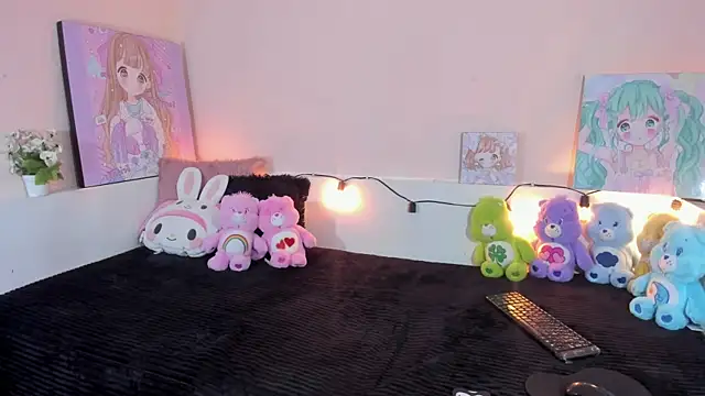 Strawberry Kitty  online show from 01-09-26, 04:30