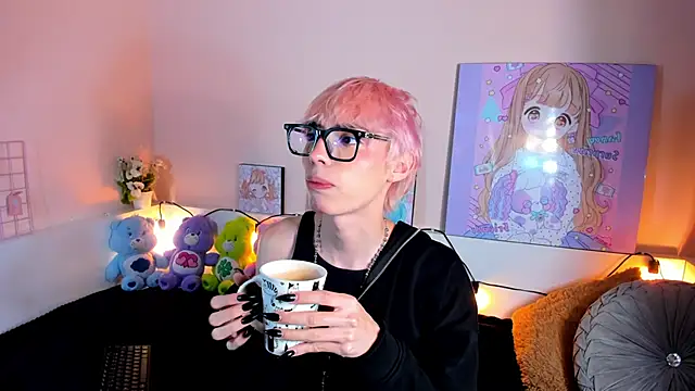 Strawberry Kitty  online show from 10-24-25, 03:27