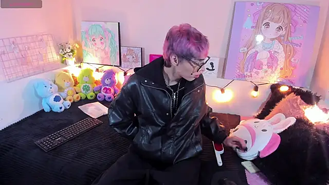 Strawberry Kitty  online show from 11-29-25, 04:01