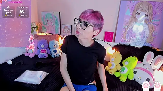 Strawberry Kitty  online show from 11-28-25, 04:12