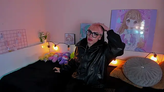 Strawberry Kitty  online show from 11-03-25, 03:23