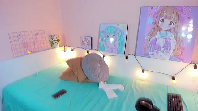 Strawberry Kitty  online show from 11-10-25, 03:33