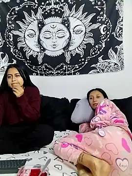 emily n abby online show from 04-11-26, 12:20