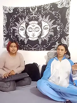 emily n abby online show from 02-24-26, 01:34