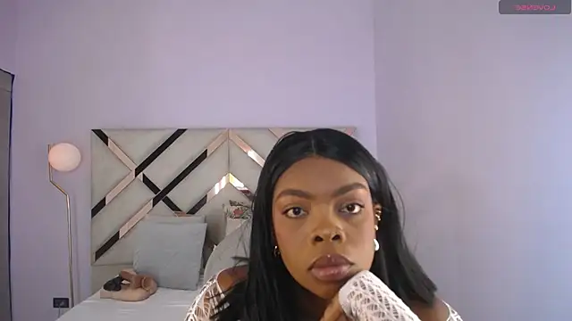 Snapshot of Maiacharris_ chatting on 06-03-26, 12:06 Maiacharris online show from 06-03-26, 12:06