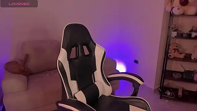 Snapshot of Nina_Blaze chatting on 02-22-26, 02:58 Nina Blaze online show from 02-22-26, 02:58