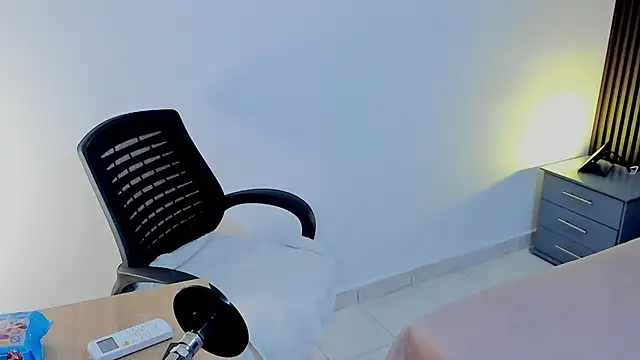 Halleyrosse online show from 11-05-25, 03:53