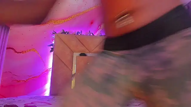 mia  blaze   online show from 12-23-25, 03:06