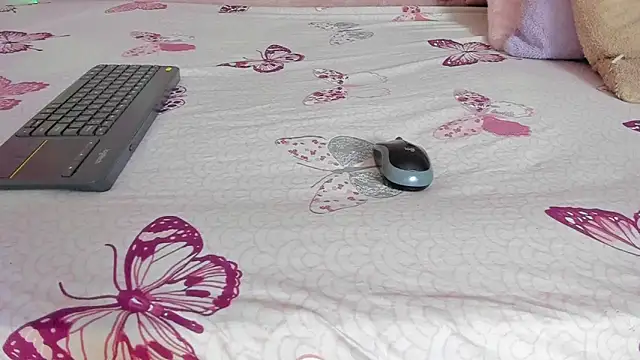 mia  blaze   online show from 04-23-26, 03:02