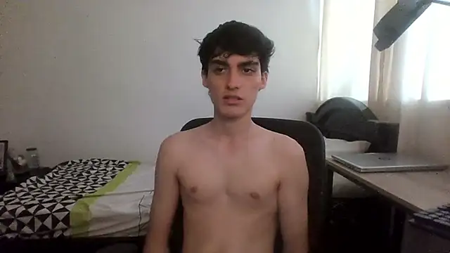 Snapshot of WarrenBlushfire chatting on 10-21-25, 06:29 WarrenBlushfire online show from 10-21-25, 06:29