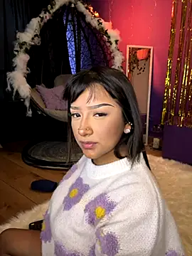Snapshot of Nefertari__ chatting on 10-23-25, 11:42 Nefertari online show from 10-23-25, 11:42