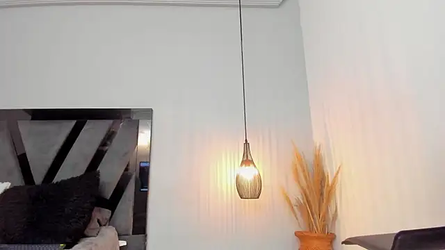 Amelia Brixton online show from 03-17-26, 05:43