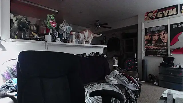 biggerisbetter12 online show from 04-11-26, 06:10