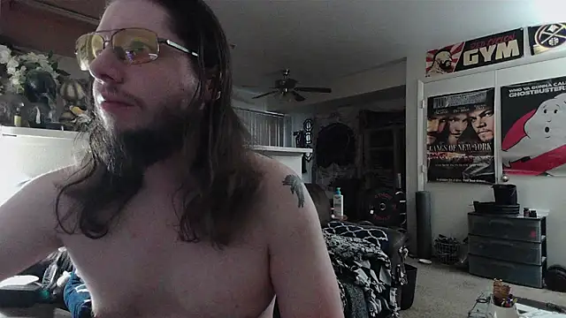 Snapshot of biggerisbetter12 chatting on 06-17-26, 02:22 biggerisbetter12 online show from 06-17-26, 02:22