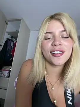 Snapshot of _Alicee_1 chatting on 04-26-26, 01:25 Alicee 1 online show from 04-26-26, 01:25