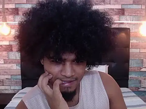 Snapshot of JaicobJones chatting on 10-19-25, 12:46 JaicobJones online show from 10-19-25, 12:46